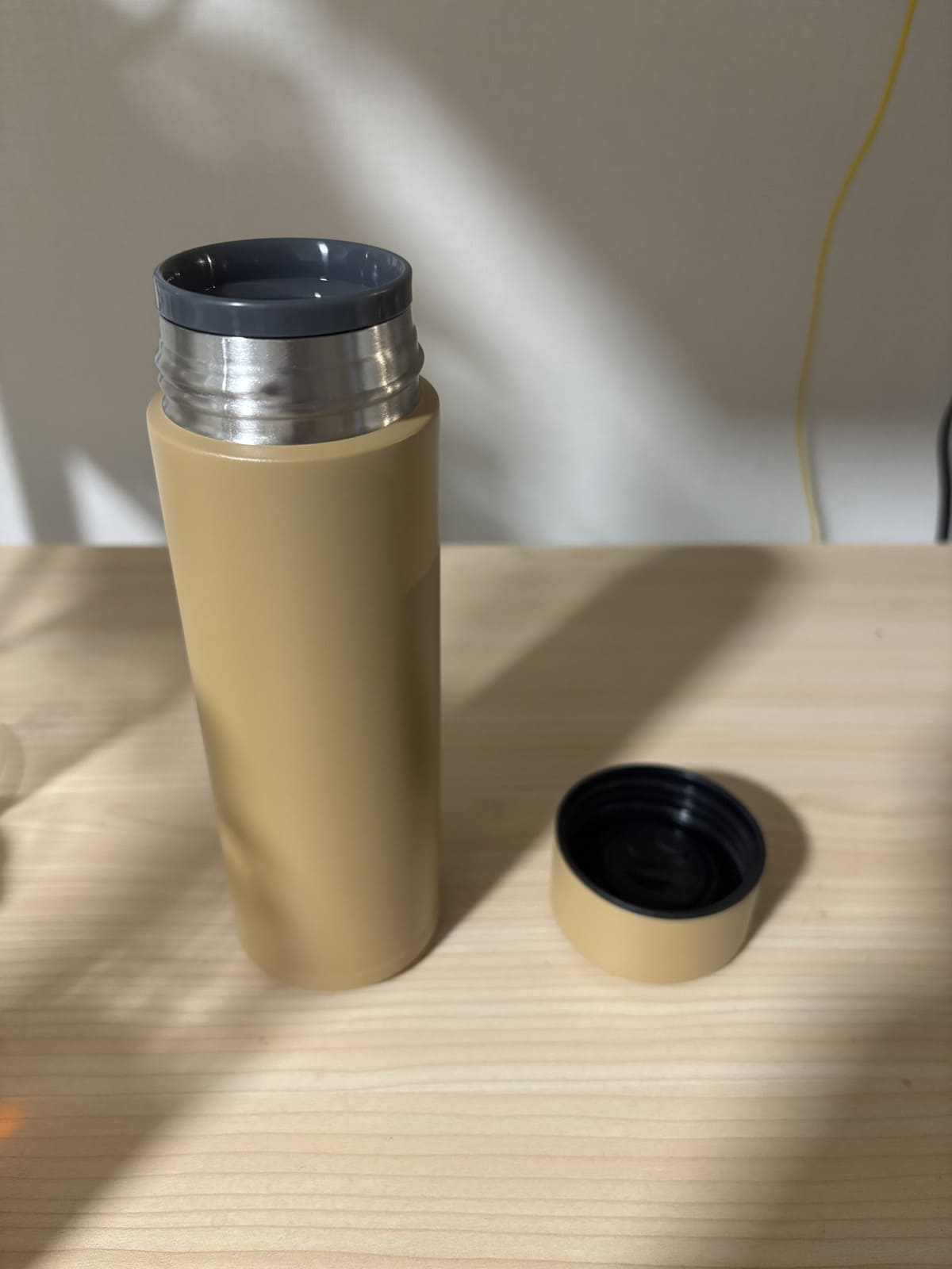 京セラ セラミックマグボトル300ml 横からの写真 京セラ セラミックマグボトル300ml 横からの写真