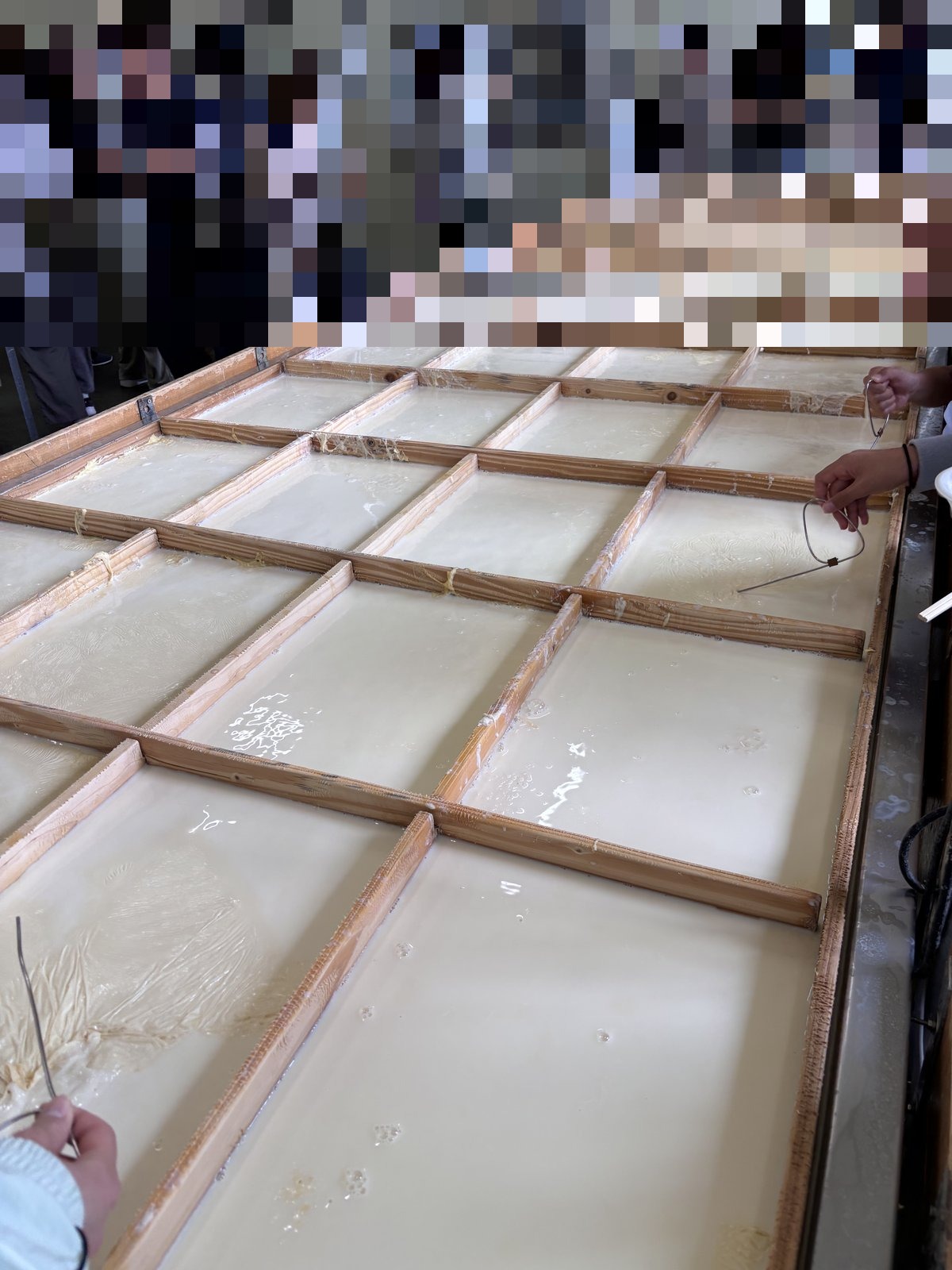 生ゆば処 町田屋 ゆばすくい体験 大きな窯に並ぶ生ゆば