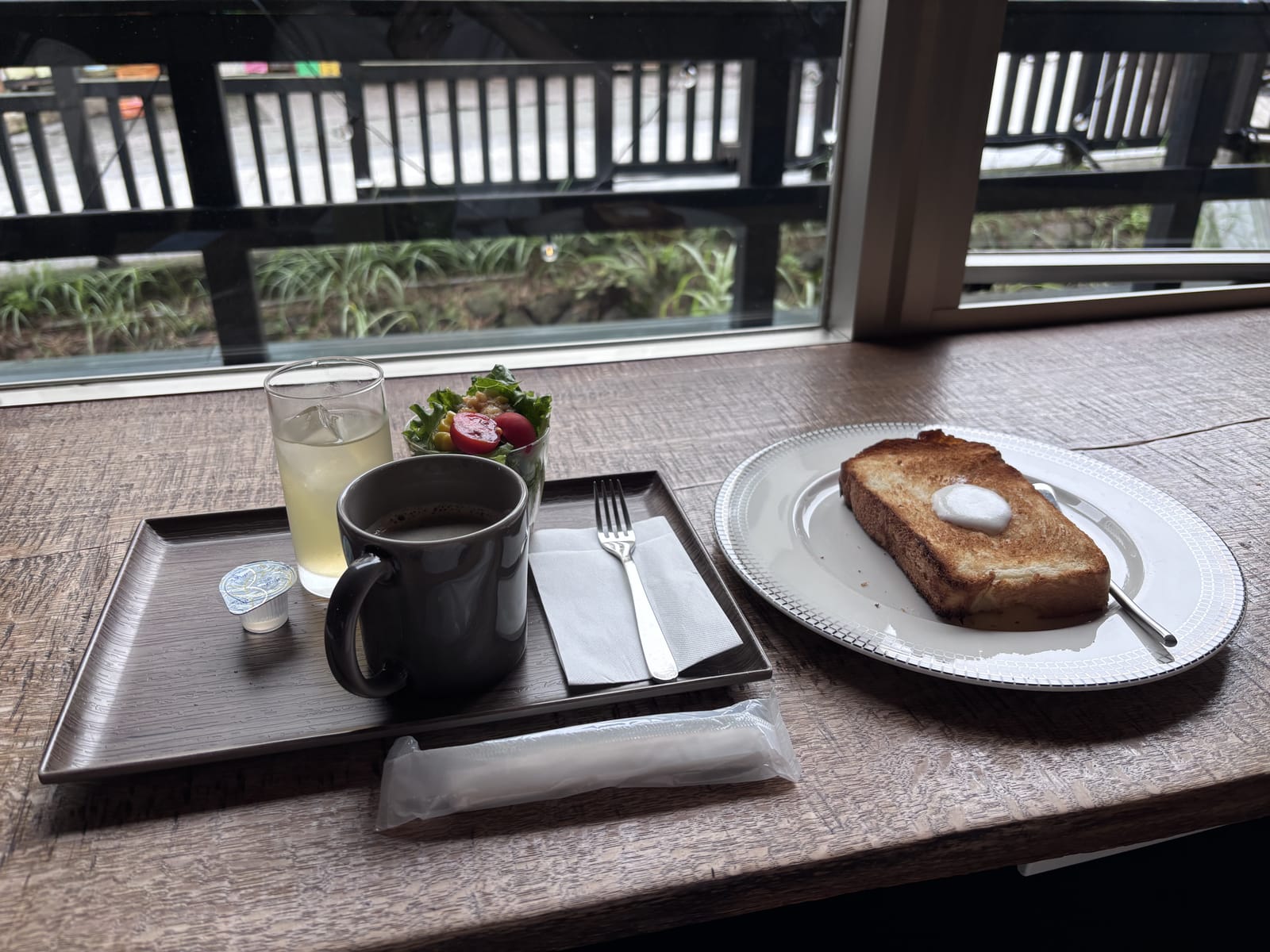ArtCafeKusatsu モーニングセット トーストとコーヒー