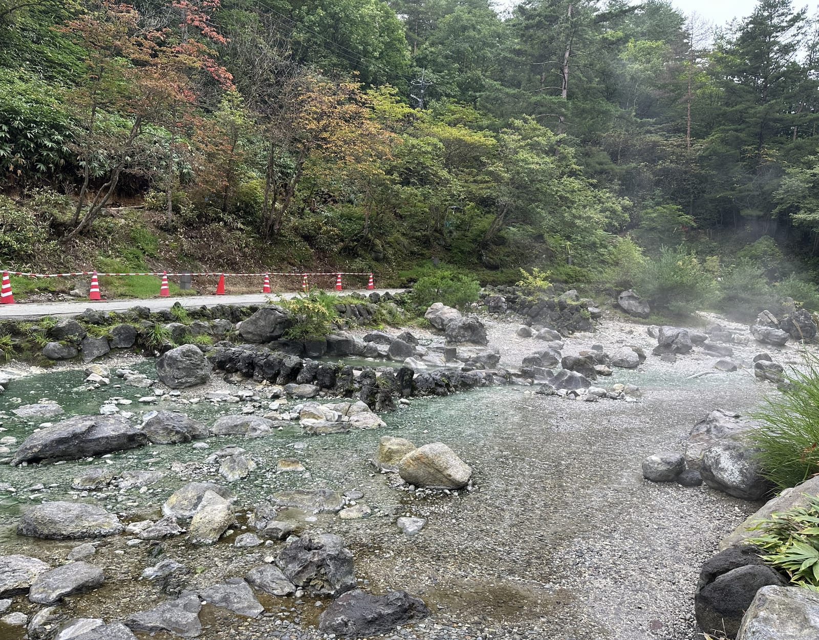 西の河原公園 温泉の湧きスポット