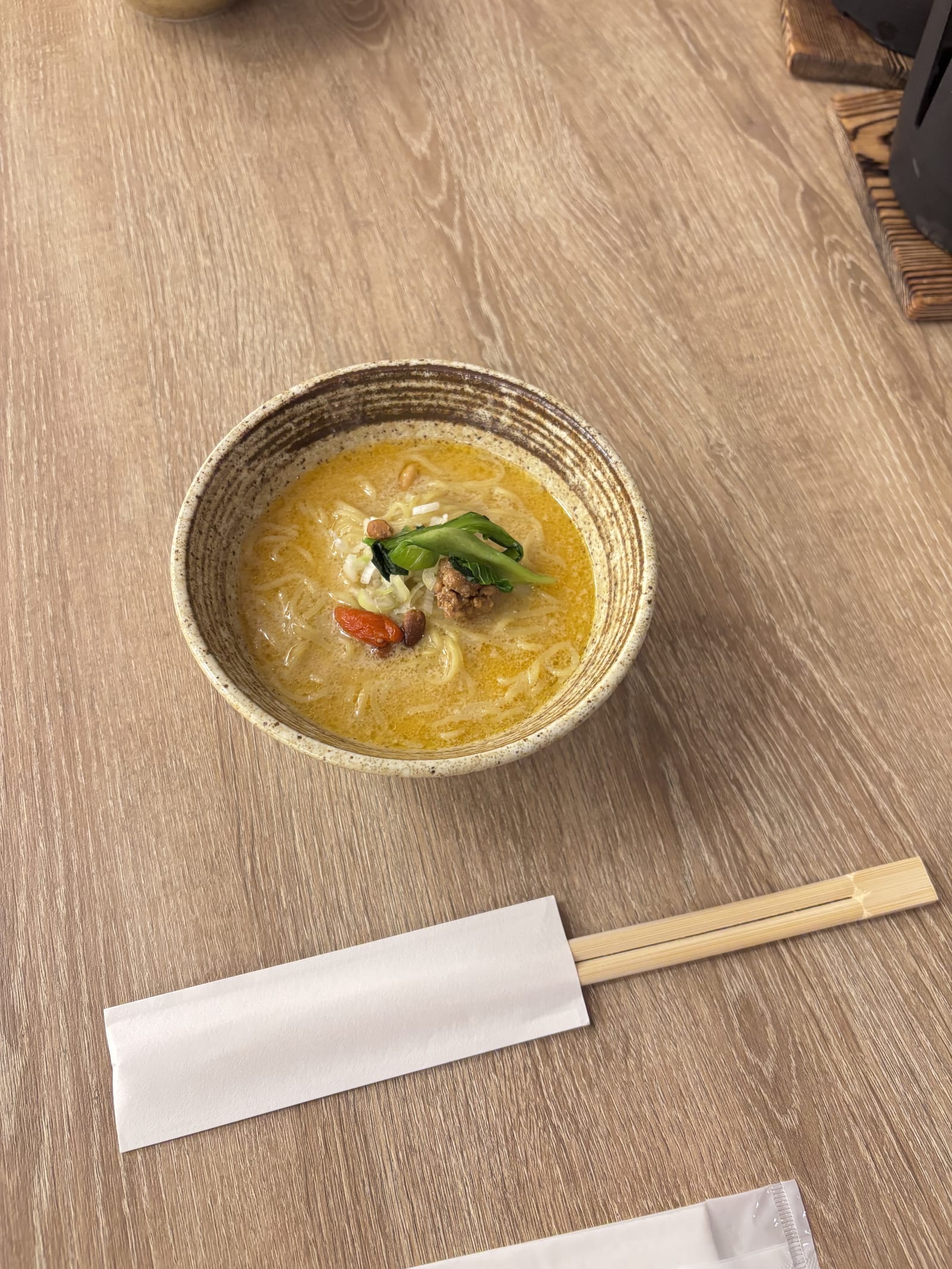 亀の井ホテル草津リゾート お夜食の白胡麻担々麺