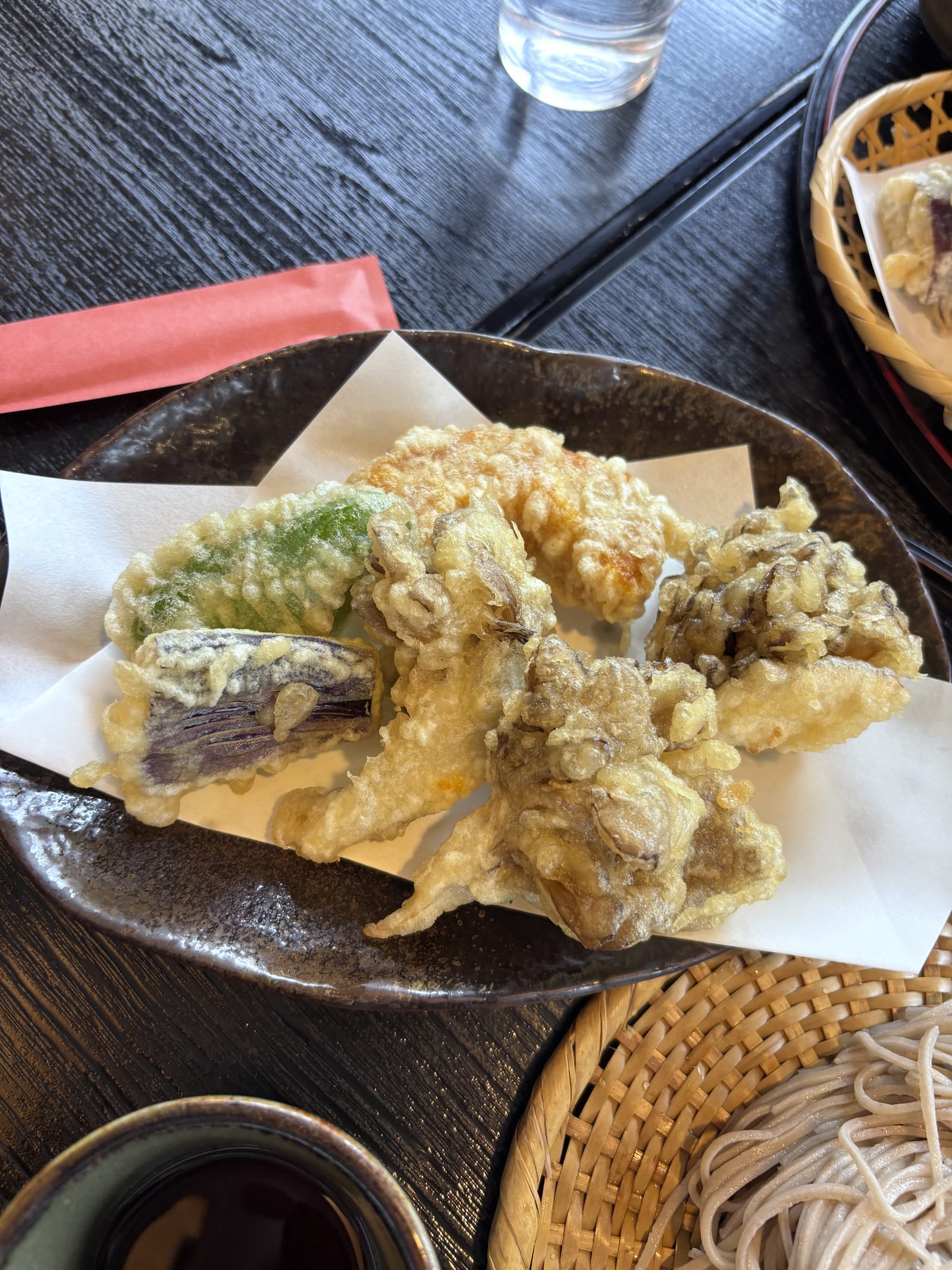そばきち湯畑店 まいたけ なす ピーマン かぼちゃの天ぷら盛り合わせ