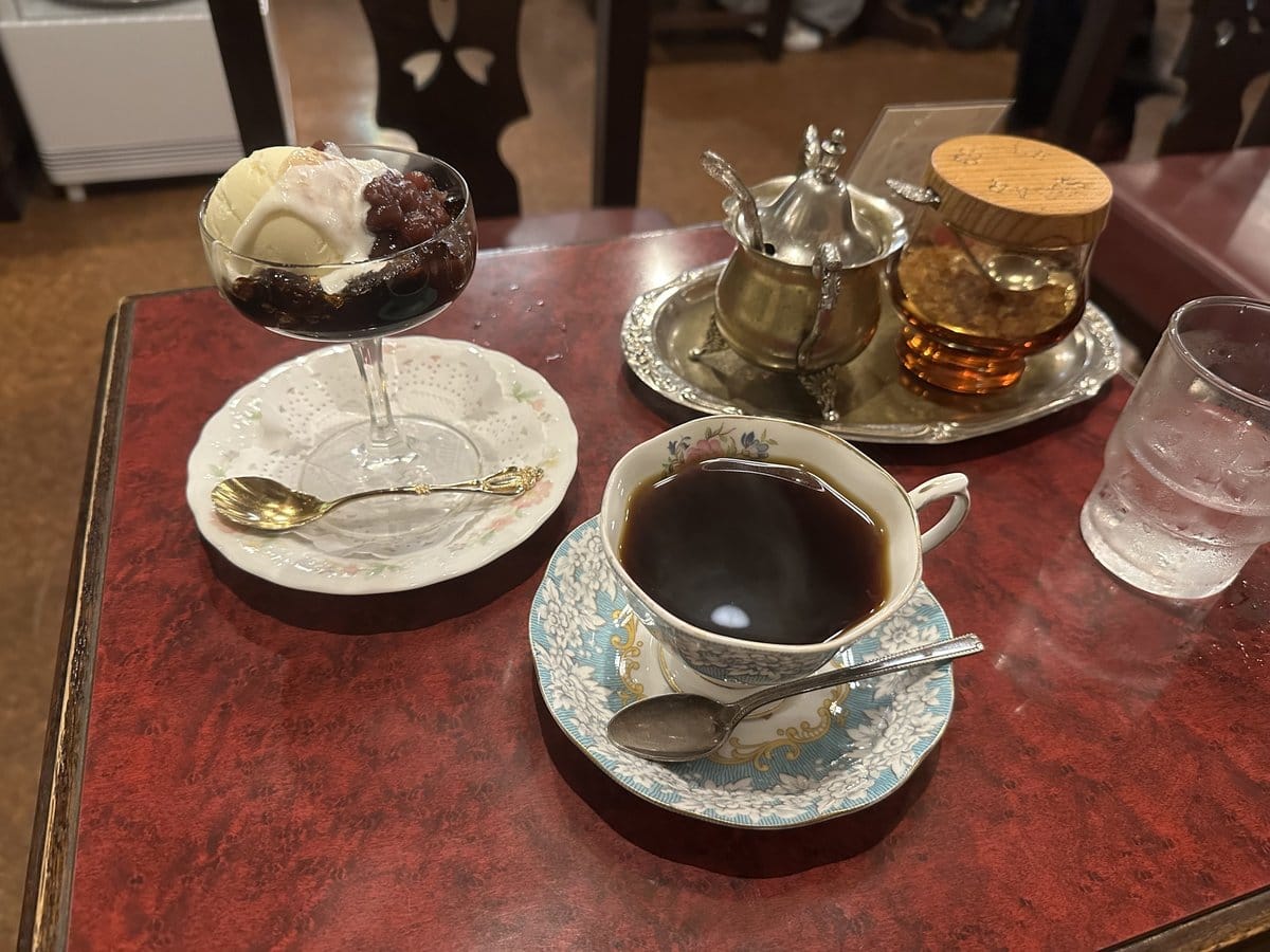珈琲 豆の樹のプレミアムブレンドとコーヒーぜんざい