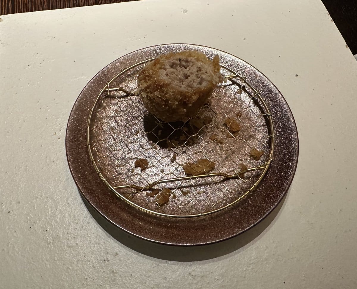 カツレツMATUMURAのメンチカツ 半分に割った断面